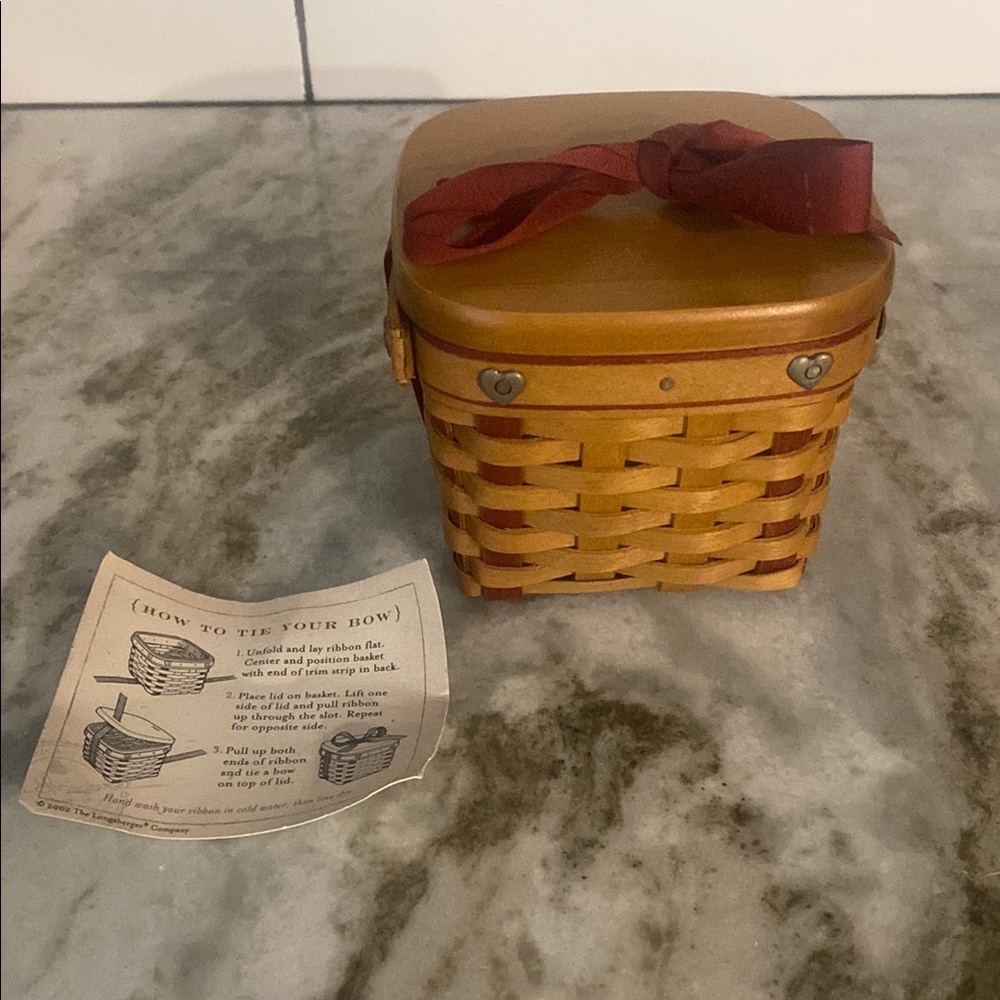 VTG Longaberger 2002 Sweetheart Series Small Sweetest Gift Basket with head tag